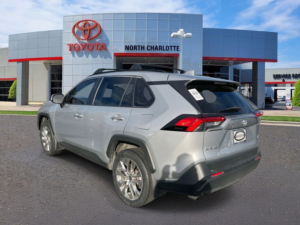 Used 2023 Toyota RAV4 XLE Premium image 8