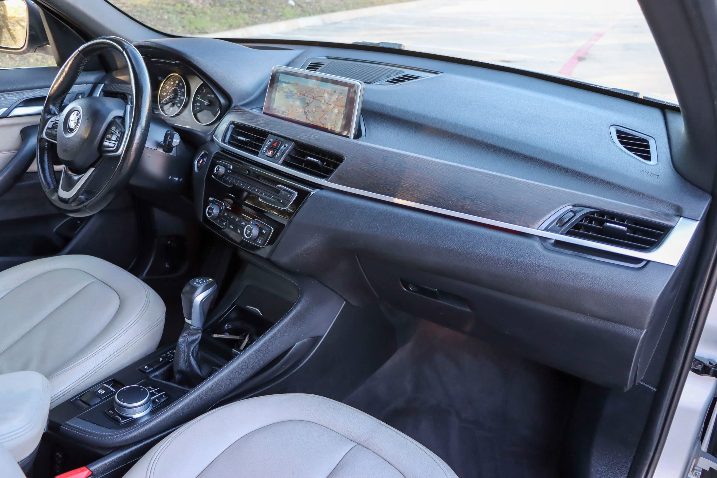 Used 2017 BMW X1 xDrive28i image 23