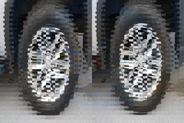 Used 2020 GMC Sierra 1500 SLT w/ SLT Premium Package image 28