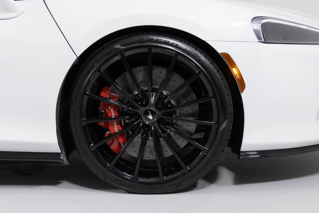 Used 2022 McLaren GT image 19