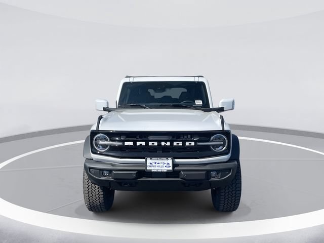 New 2026 Ford Bronco Outer Banks w/ Sasquatch Package AWD/4WD image 2