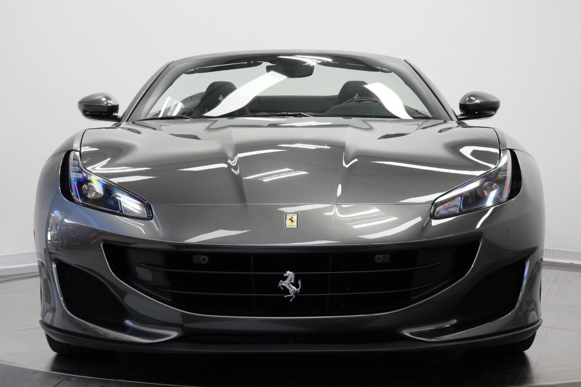 Used 2019 Ferrari Portofino RWD image 4