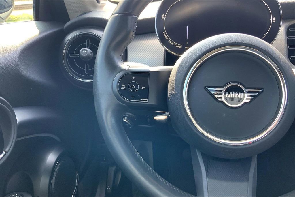 Certified 2024 MINI Cooper SE image 19