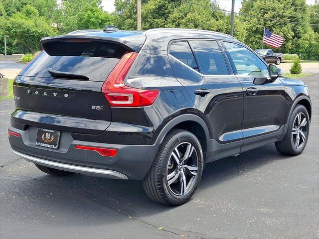 Used 2024 Volvo XC40 B5 Core AWD/4WD image 24
