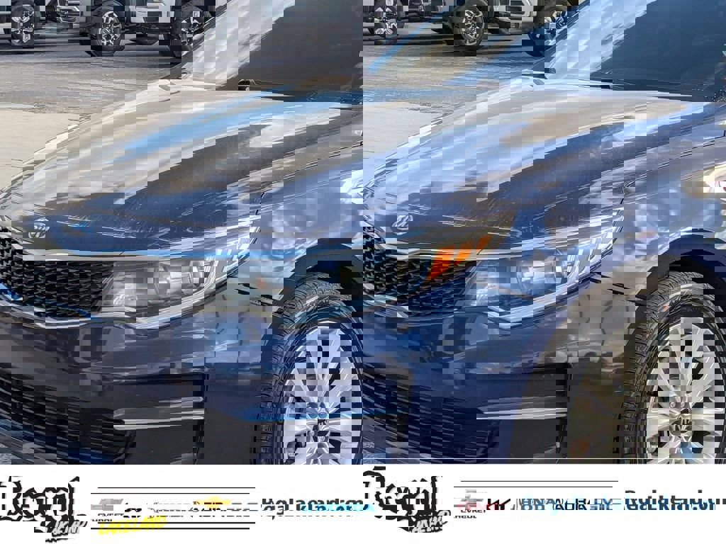 Used 2018 Kia Optima LX w/ 17" Alloy Wheels Package image 6