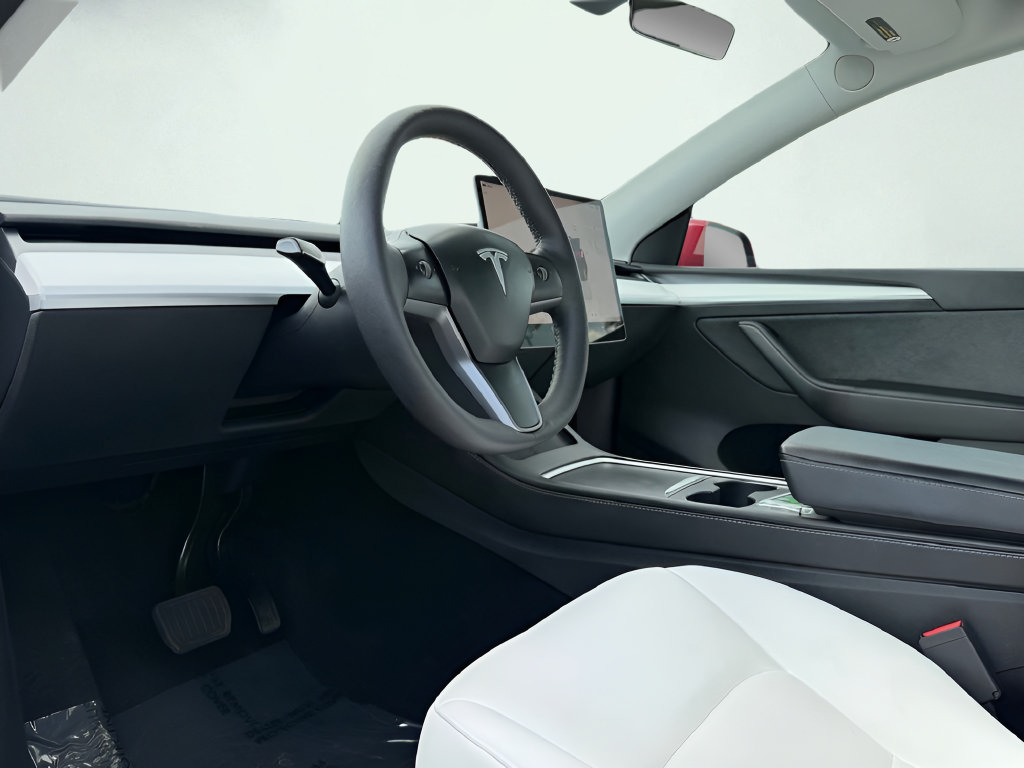Used 2023 Tesla Model Y Long Range AWD/4WD image 4