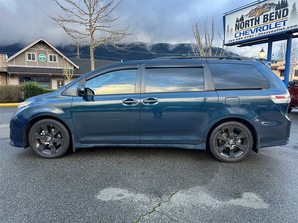 Used 2011 Toyota Sienna SE image 9
