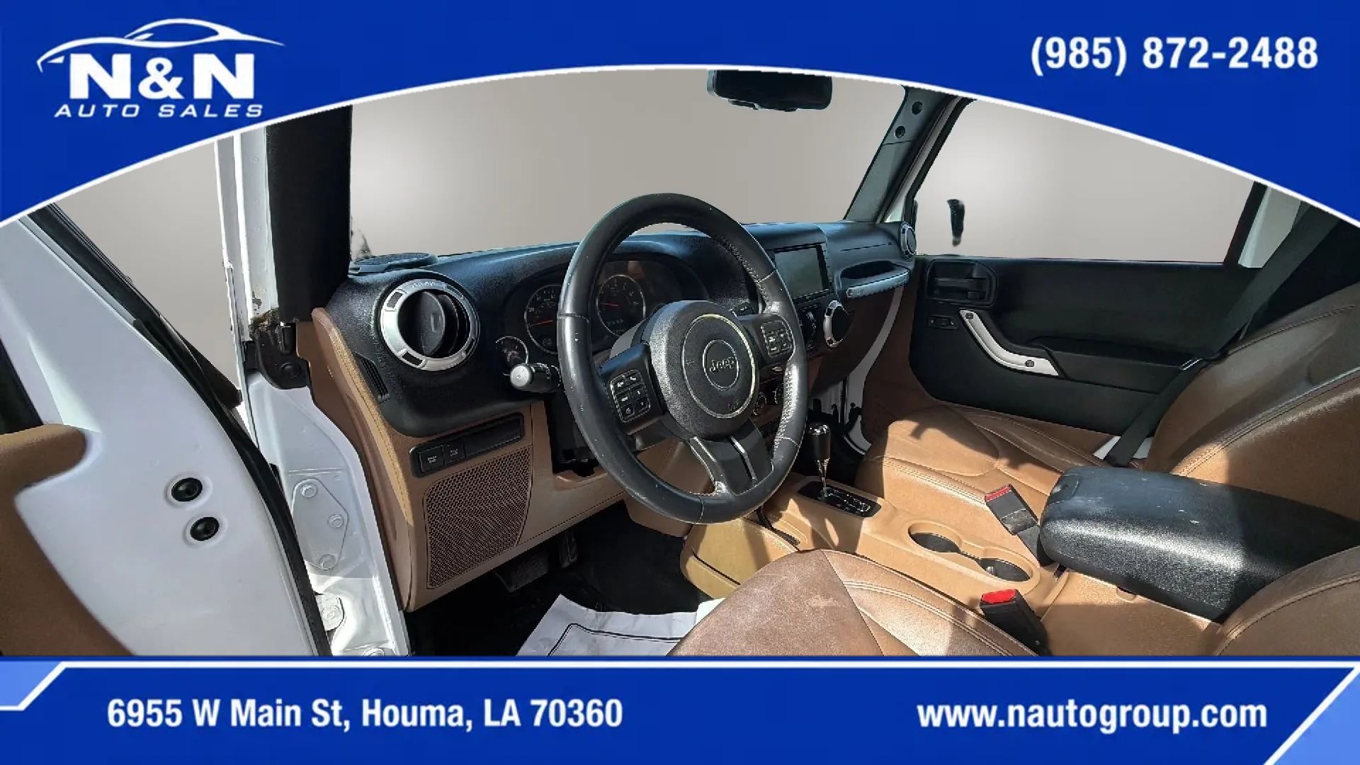 Used 2015 Jeep Wrangler Unlimited Rubicon w/ Connectivity Group AWD/4WD image 12
