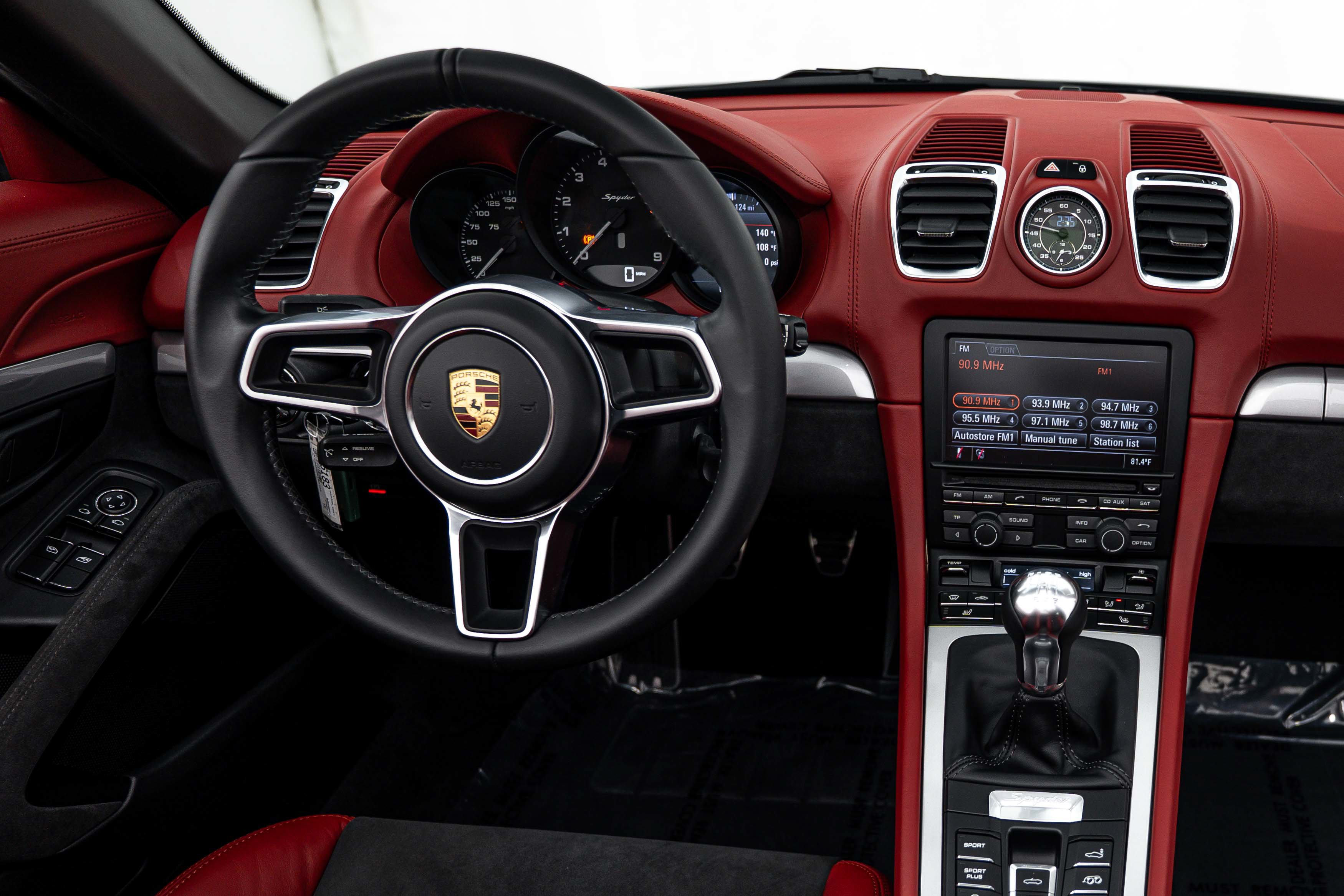 Certified 2016 Porsche Boxster Spyder RWD image 13