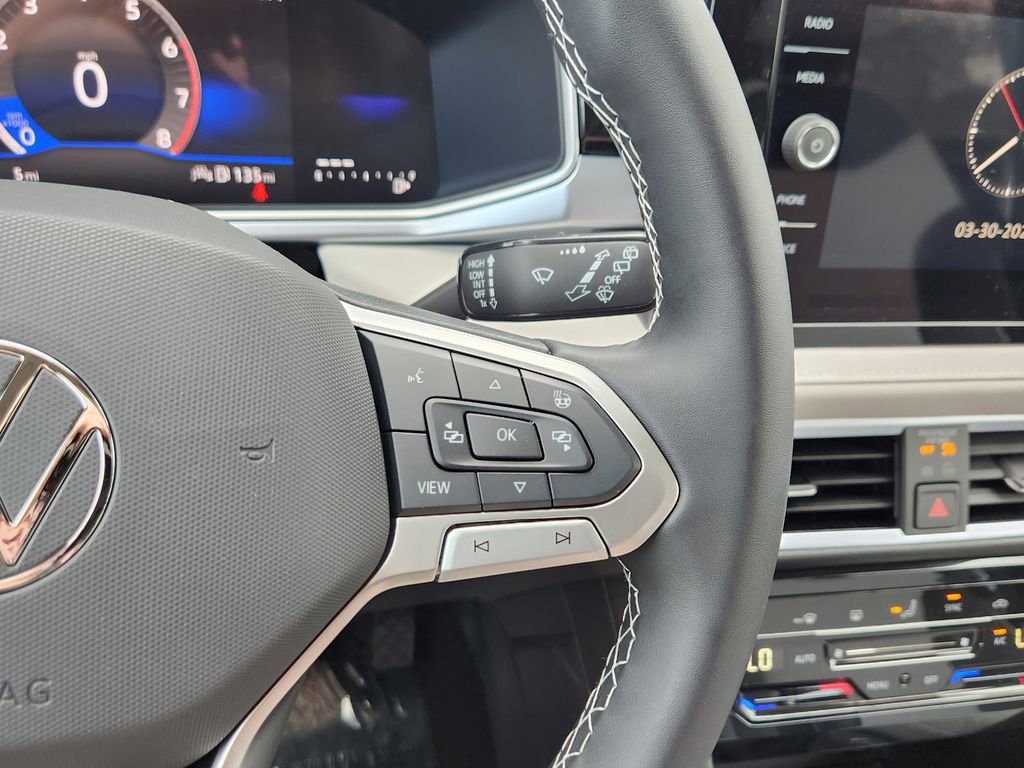 New 2026 Volkswagen Taos SE image 18