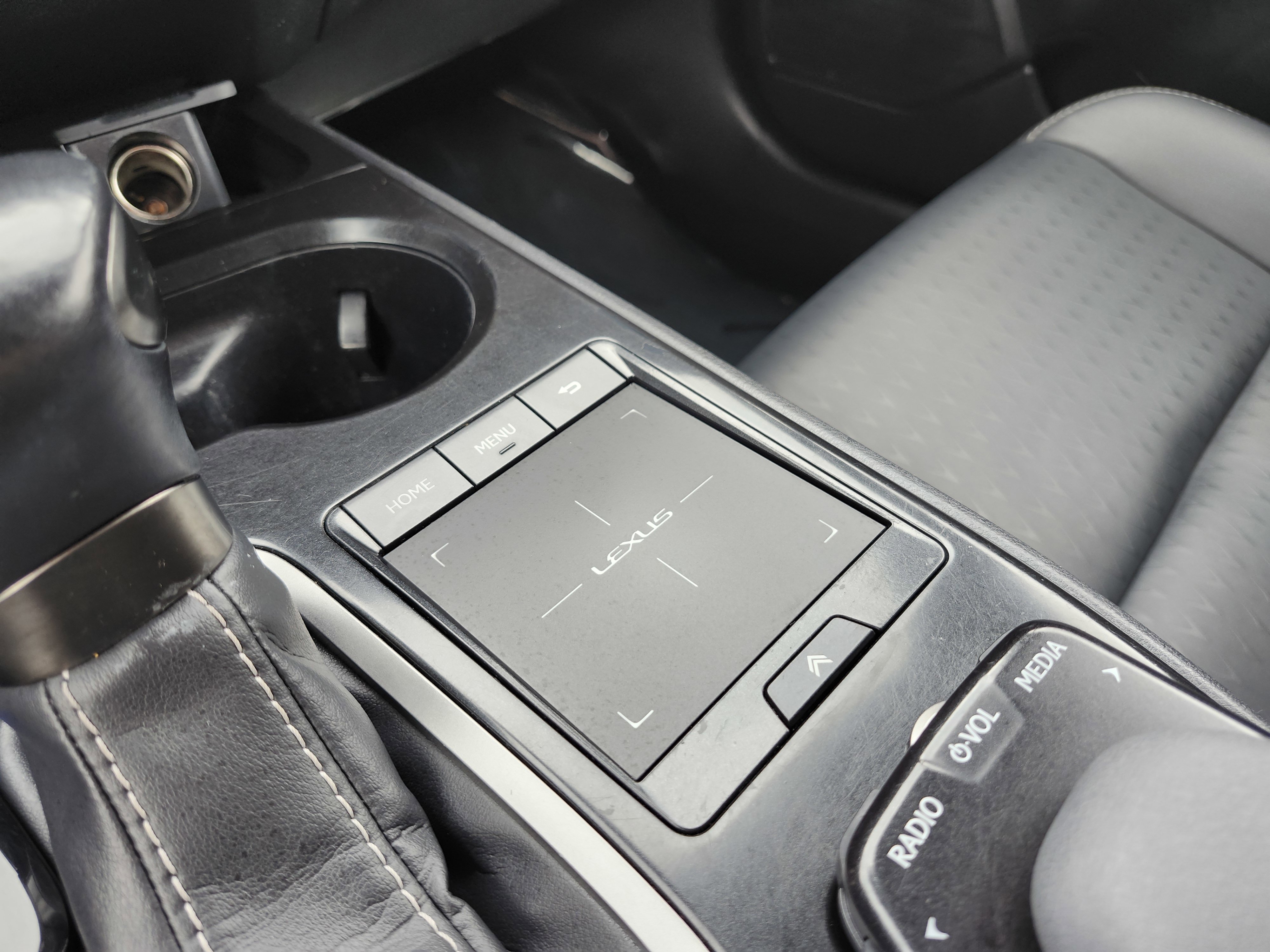 Used 2019 Lexus UX 200 w/ Accessory Package FWD image 8