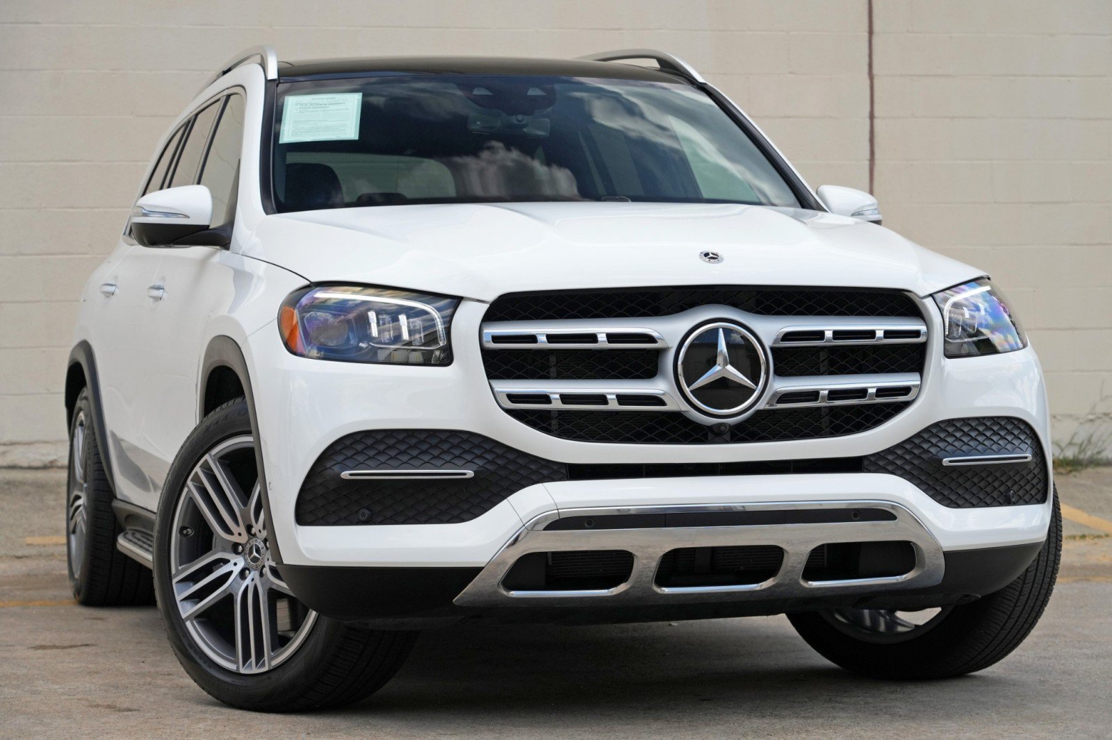 Used 2023 Mercedes-Benz GLS 450 4MATIC image 4