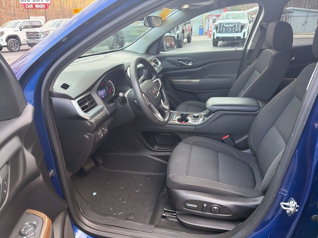 Certified 2023 GMC Acadia SLE w/ Driver Convenience Package image 9