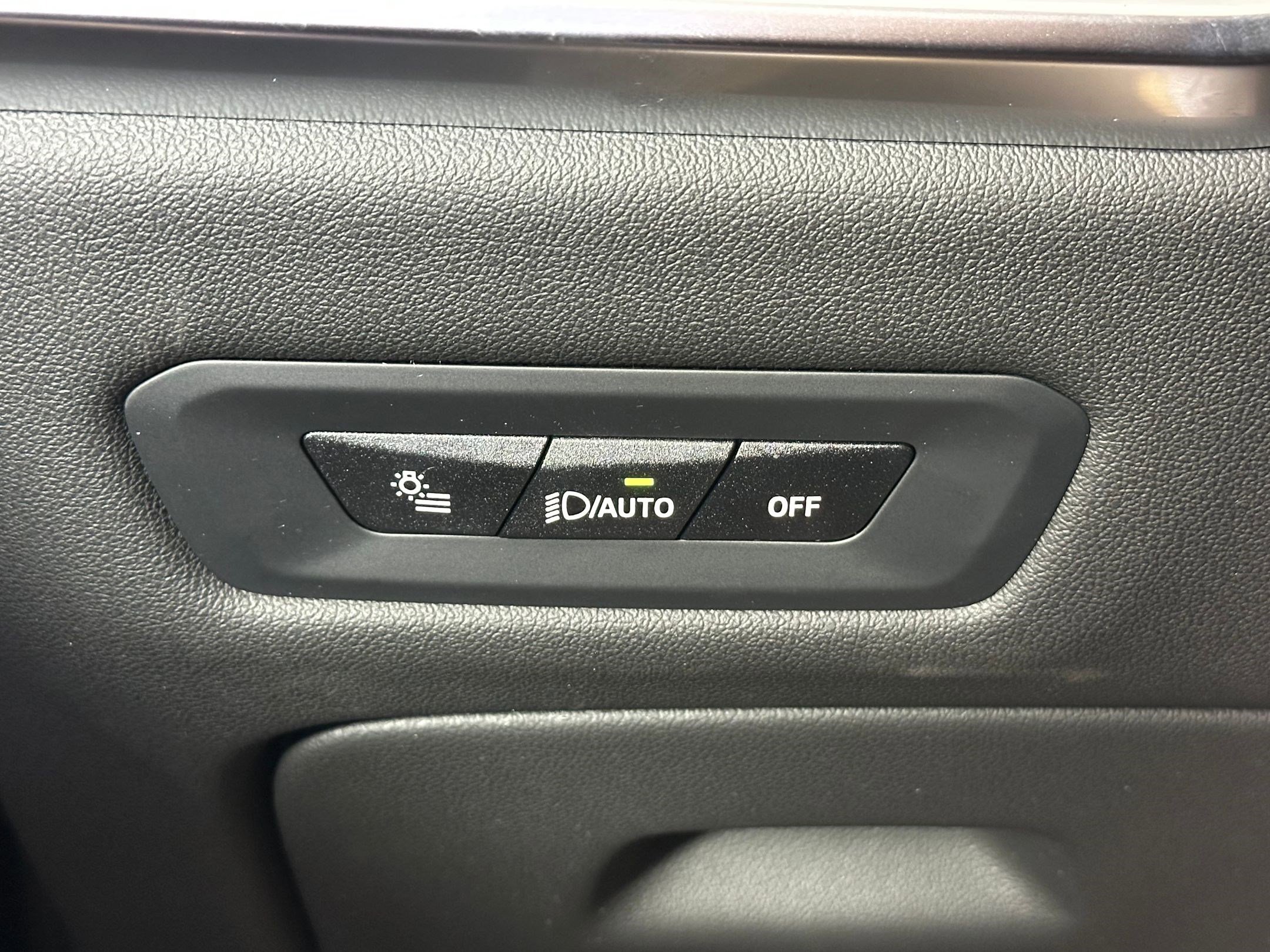 New 2026 BMW X5 sDrive40i image 15