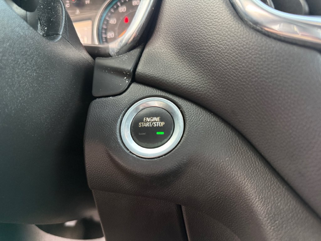 Used 2021 Chevrolet Equinox LT FWD image 18