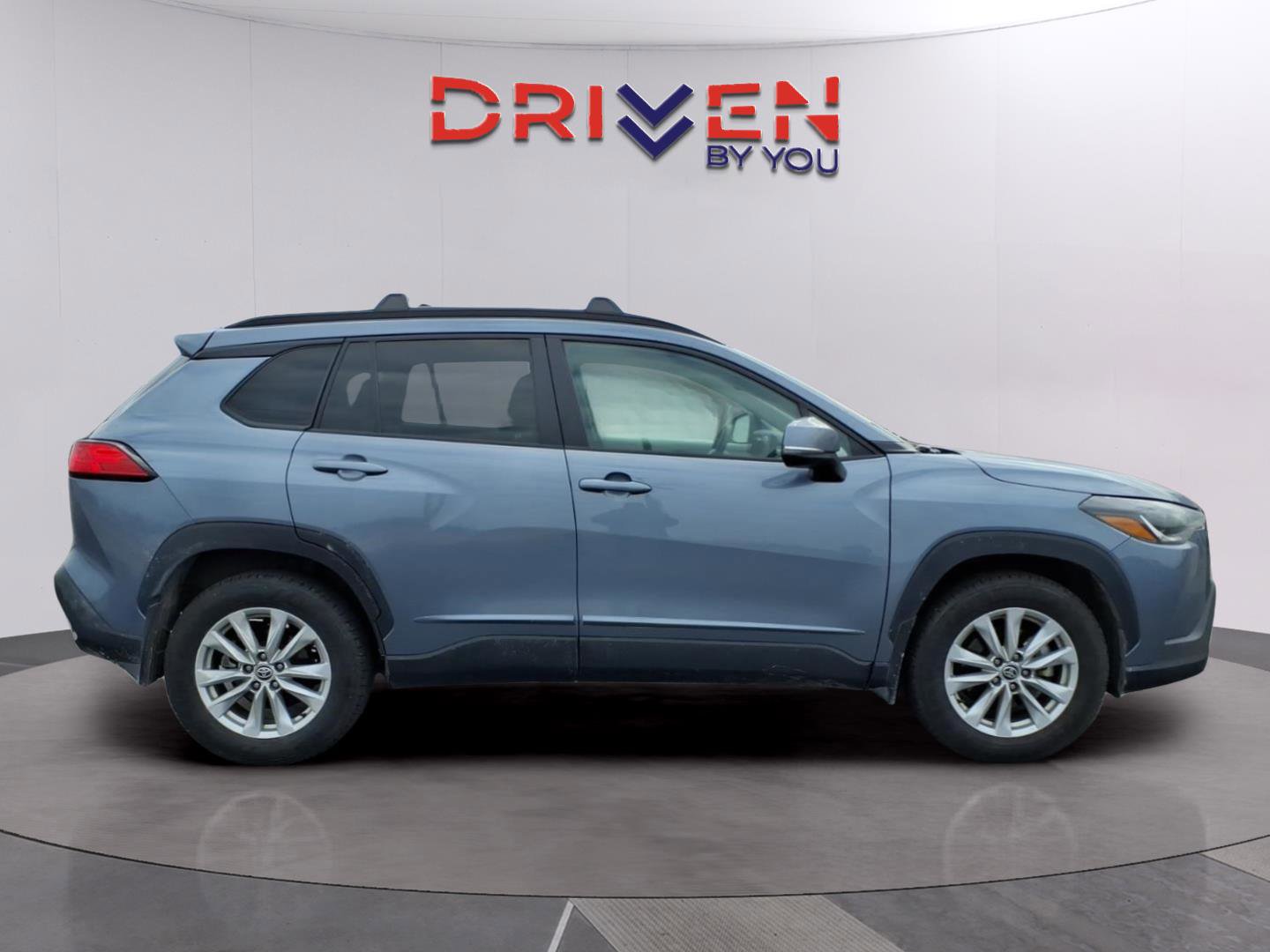 Used 2022 Toyota Corolla Cross LE image 8