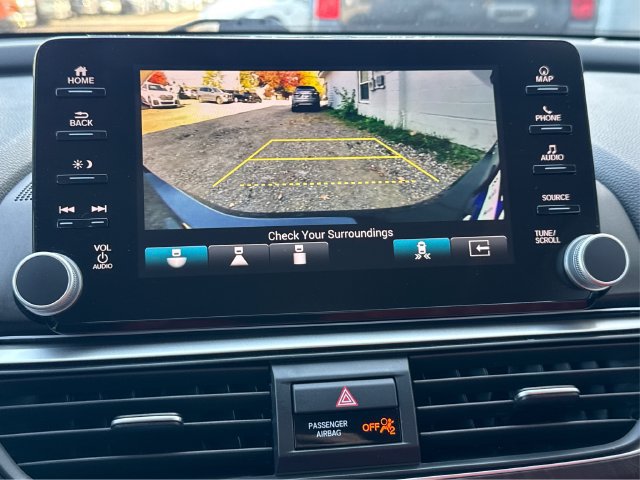 Used 2018 Honda Accord Touring image 32