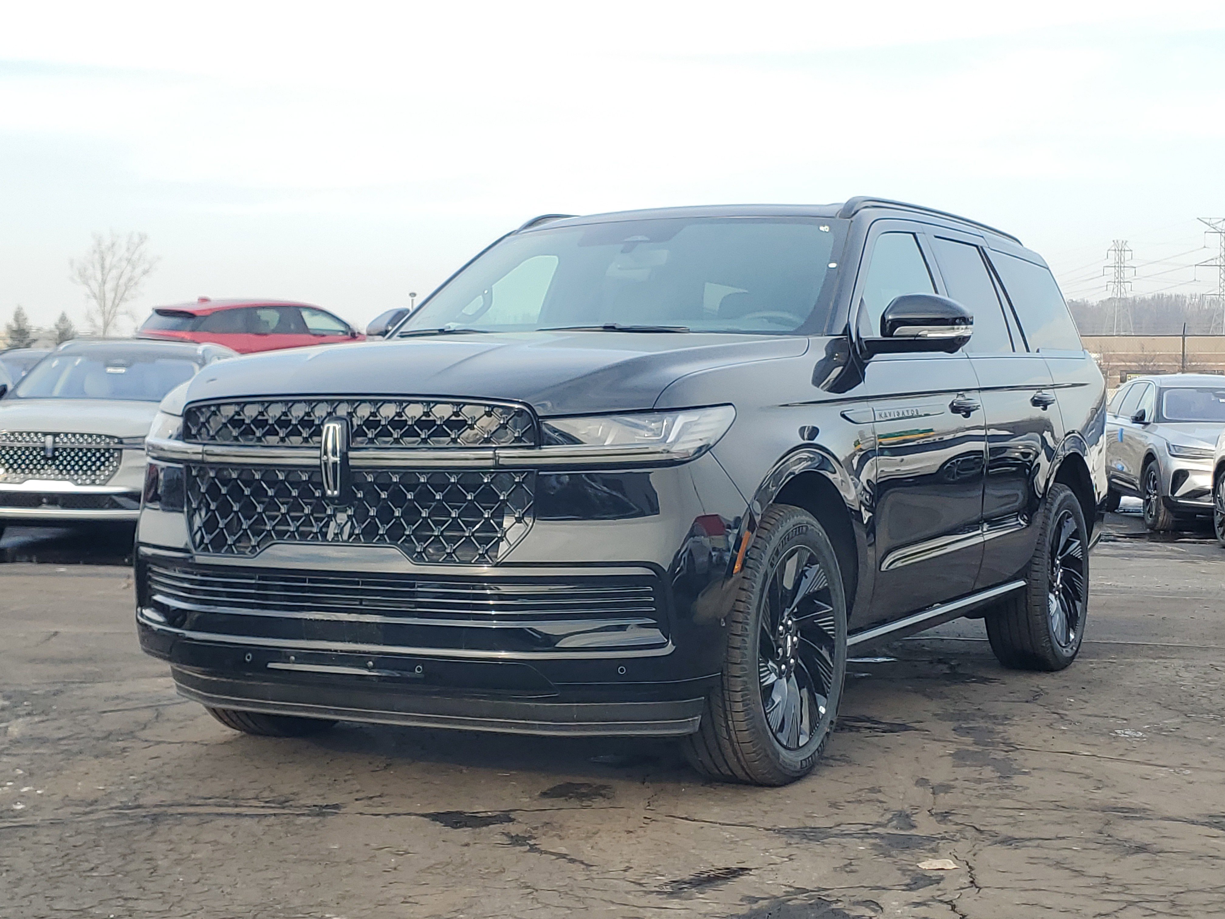 New 2025 Lincoln Navigator Reserve w/ Jet Appearance Package image 2