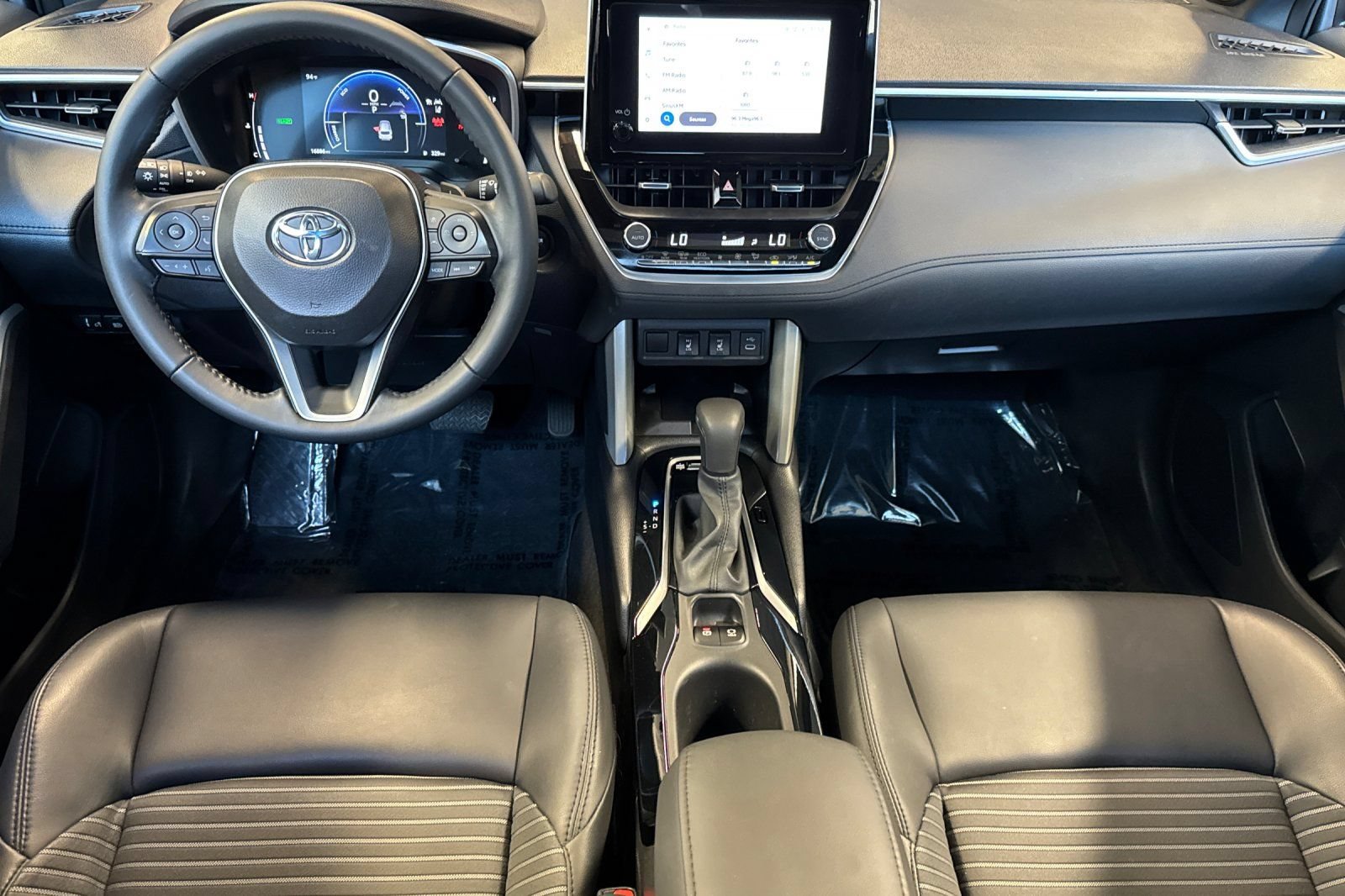 Used 2024 Toyota Corolla Cross AWD Hybrid w/ Convenience Package image 18