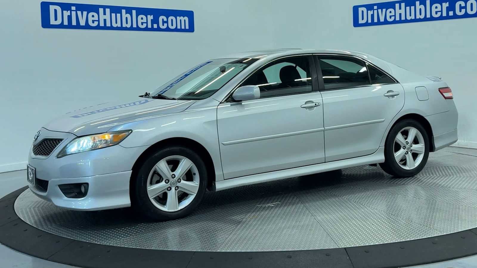 Used 2011 Toyota Camry SE w/ SE Extra-Value Pkg #1 FWD image 4