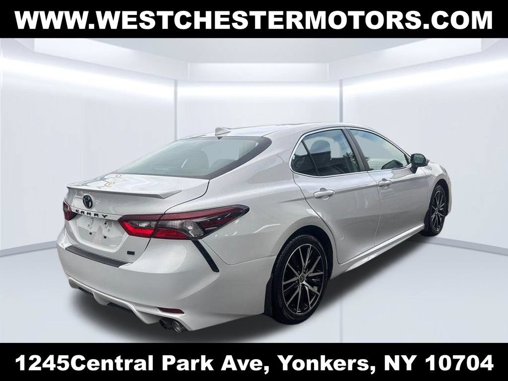 Used 2024 Toyota Camry SE w/ Convenience Package FWD image 4