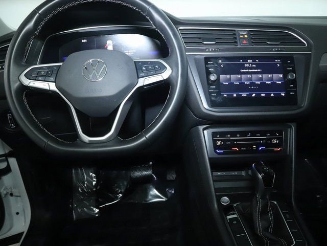Used 2024 Volkswagen Tiguan SE FWD image 30