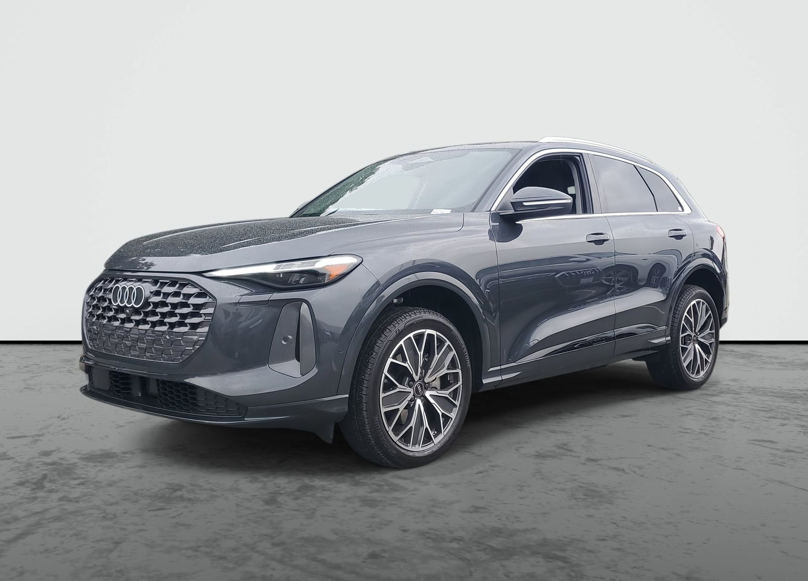 Used 2025 Audi Q5 Premium Plus w/ Premium Plus image 2