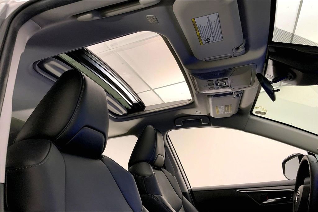 Used 2023 Toyota RAV4 XLE Premium image 26