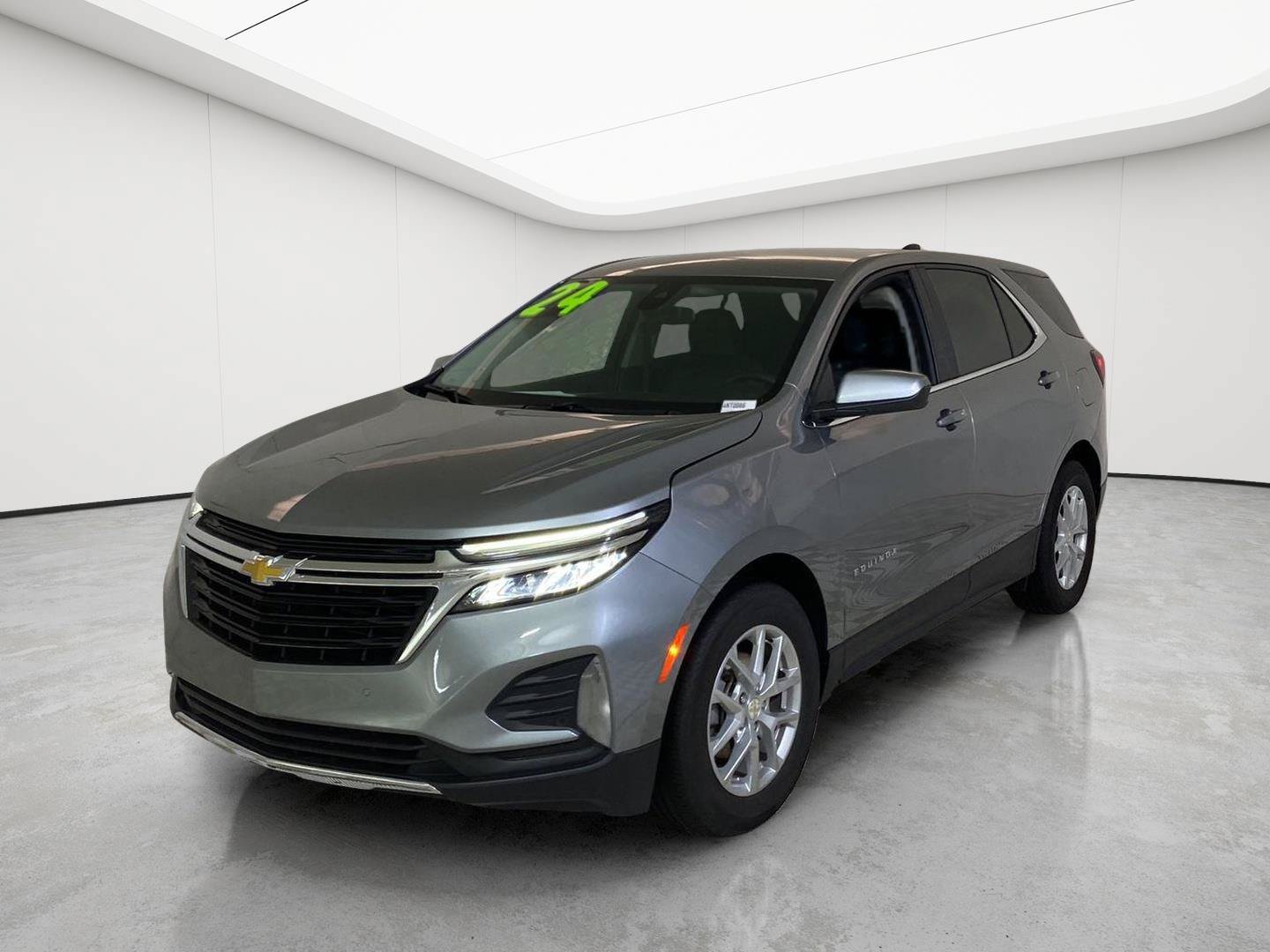 Used 2024 Chevrolet Equinox LT w/ LPO, Floor Liner Package FWD image 3