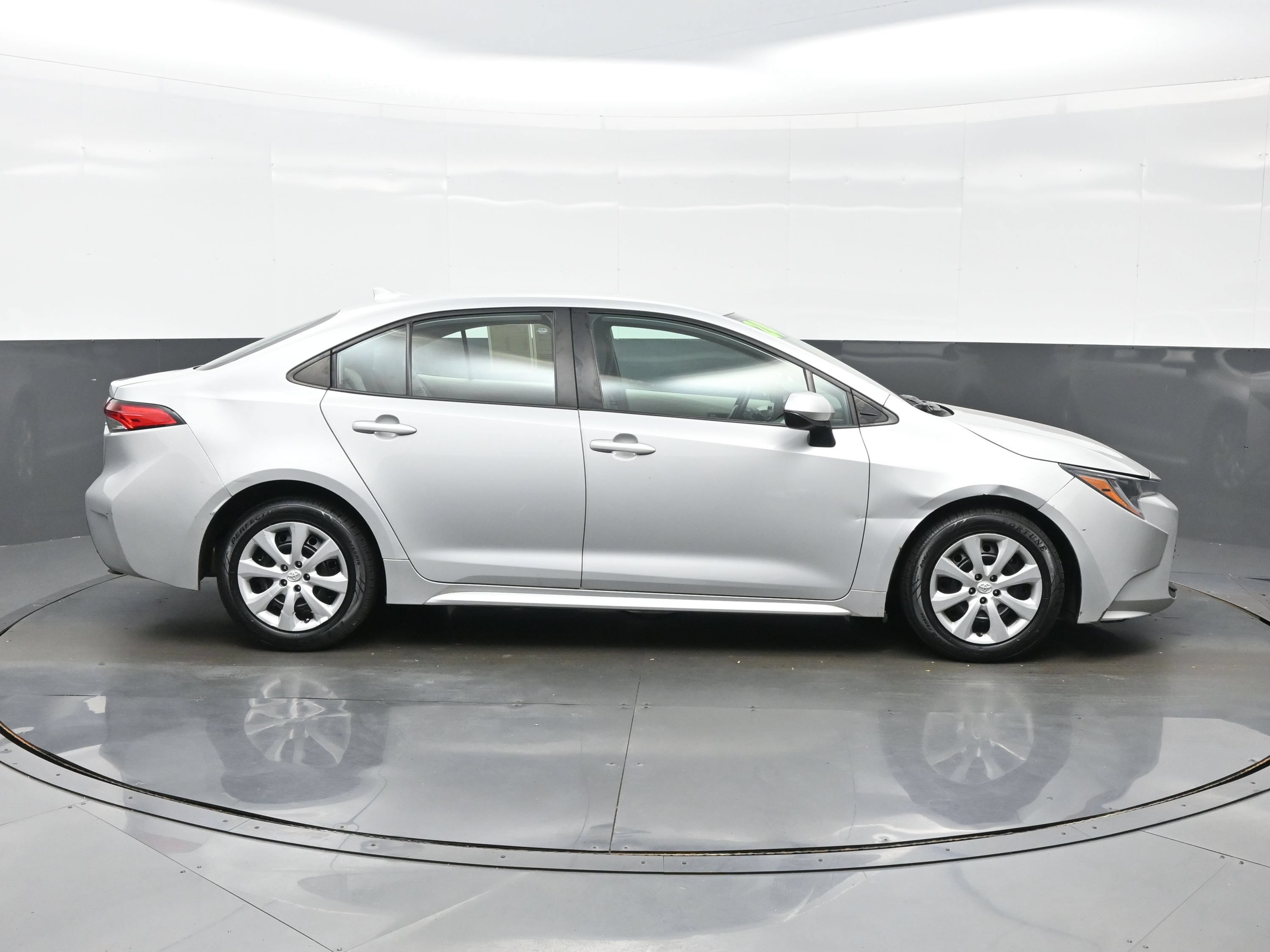 Used 2024 Toyota Corolla LE FWD image 7