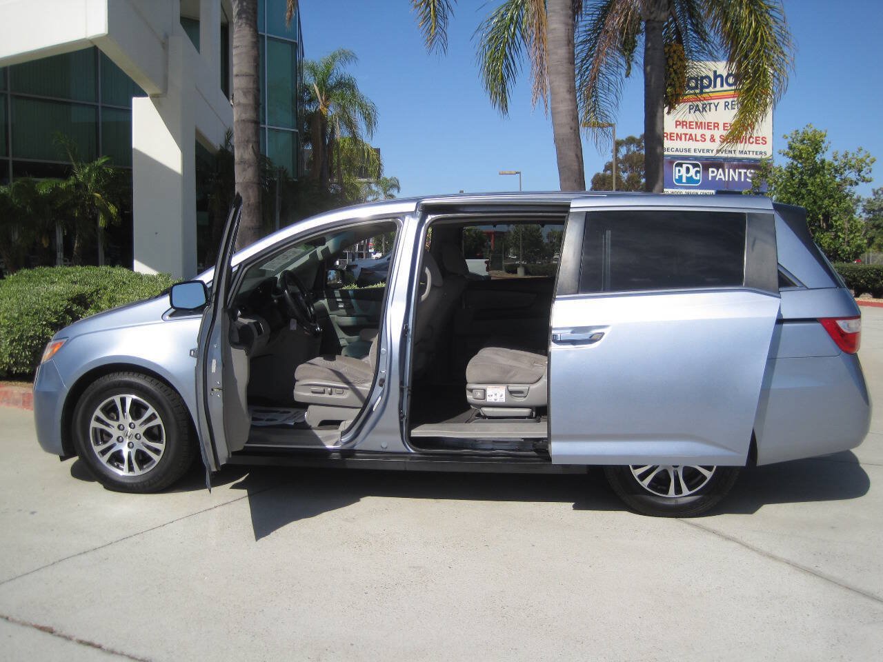 Used 2012 Honda Odyssey EX image 18