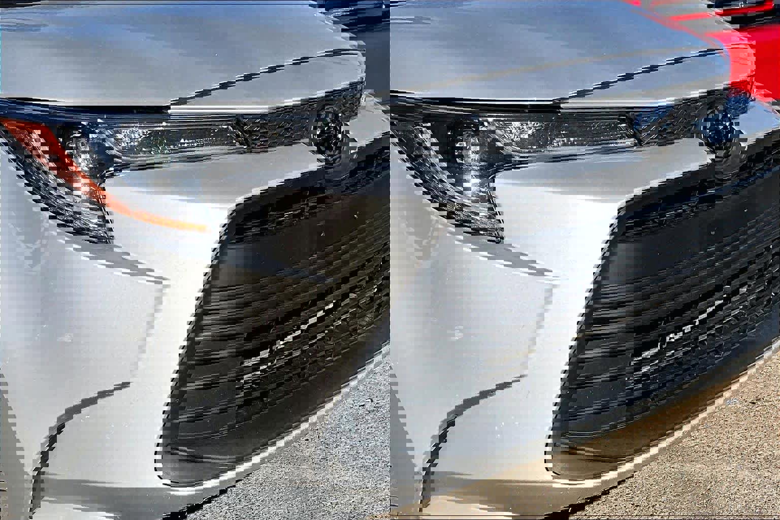 Used 2024 Toyota Corolla LE image 29