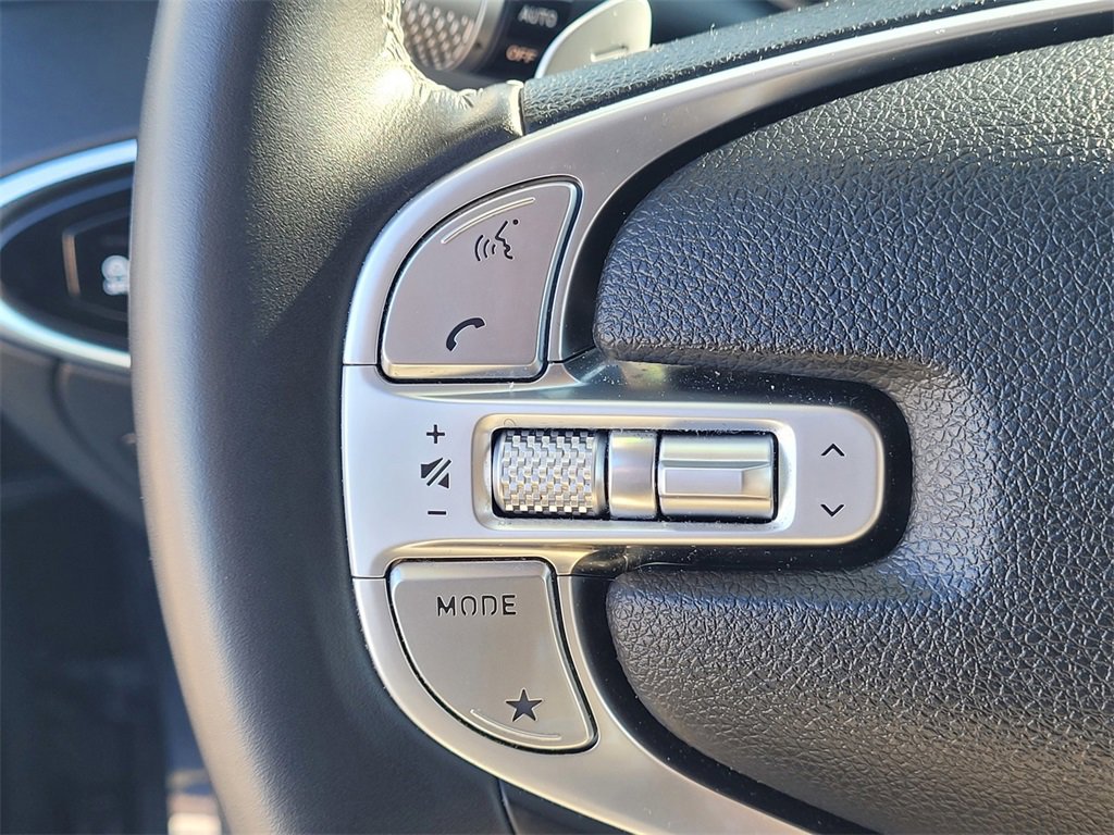 Used 2023 Genesis GV70 2.5T w/ Select Package image 16