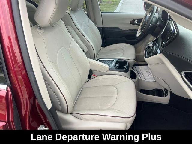 Certified 2020 Chrysler Pacifica Limited w/ Tire & Wheel Group FWD image 15