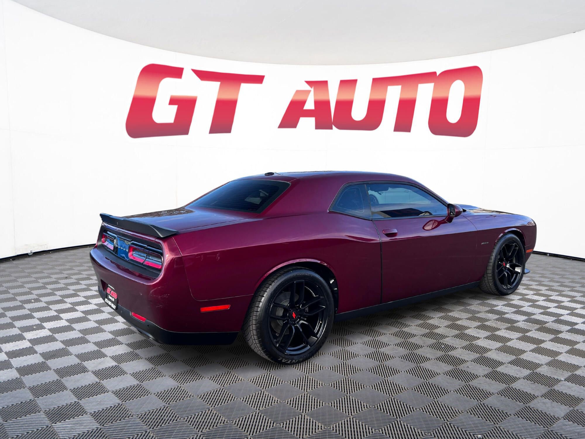 Used 2019 Dodge Challenger R/T w/ Blacktop Package image 7