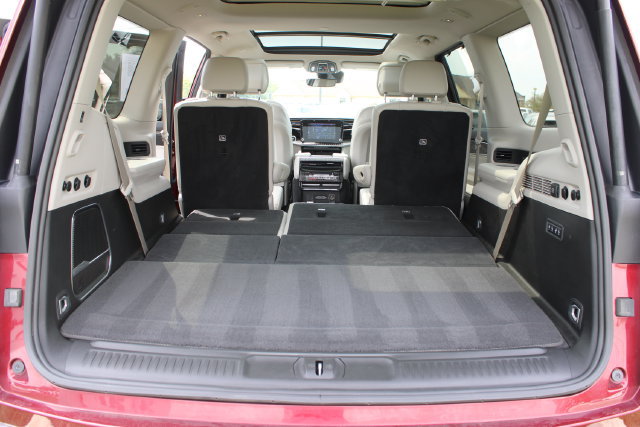 Used 2022 Jeep Wagoneer Series III w/ Premium Group I AWD/4WD image 40