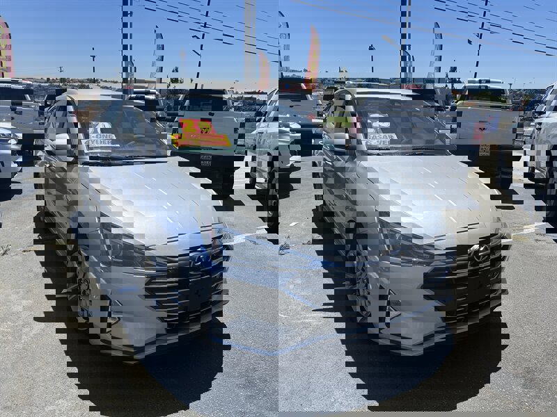Used 2020 Hyundai Elantra SEL image 4