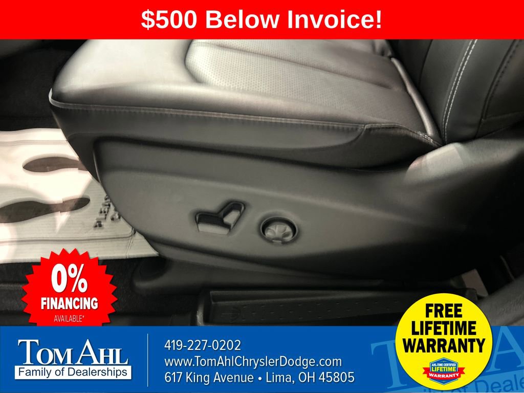 New 2026 Chrysler Pacifica Select image 11