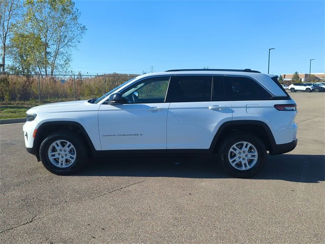 Certified 2023 Jeep Grand Cherokee Laredo image 6