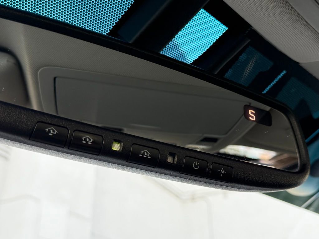 Used 2014 Toyota Avalon Limited image 31