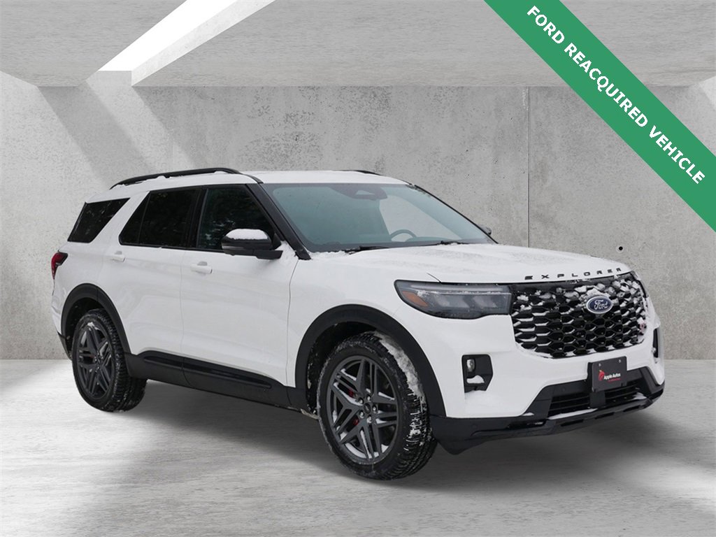 Used 2025 Ford Explorer ST image 1