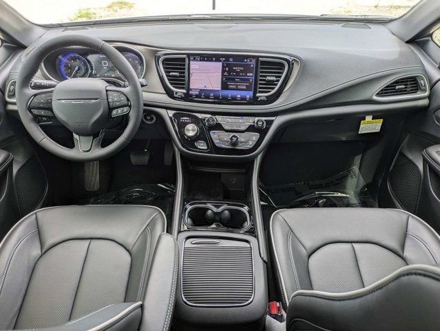 New 2027 Chrysler Pacifica Limited FWD image 17