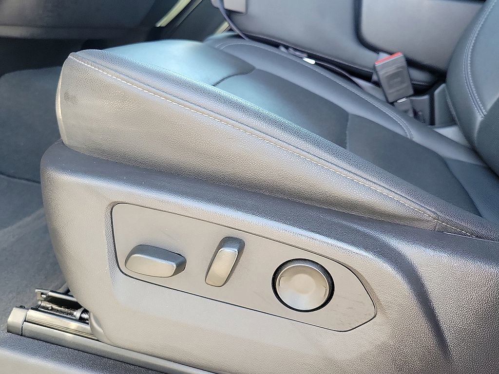 Used 2024 GMC Sierra 1500 SLT image 12