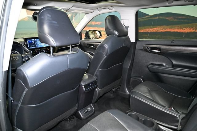 Used 2021 Toyota Highlander Limited AWD/4WD image 59