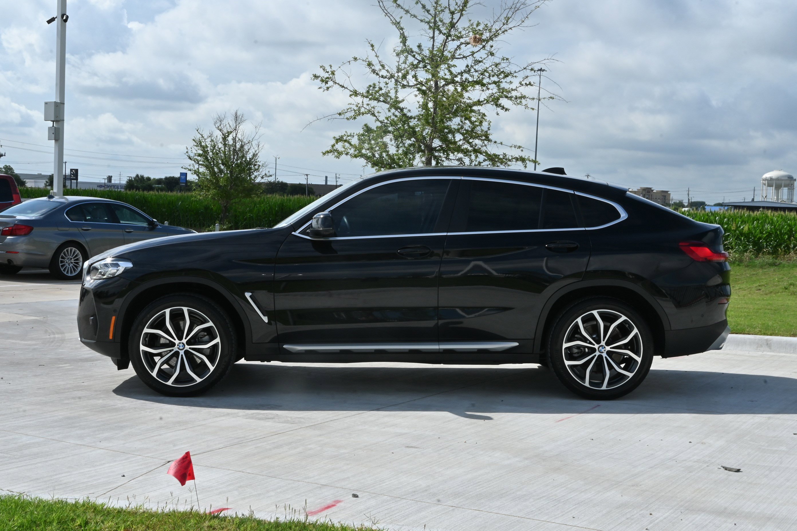 Certified 2024 BMW X4 xDrive30i w/ Premium Package AWD/4WD image 6