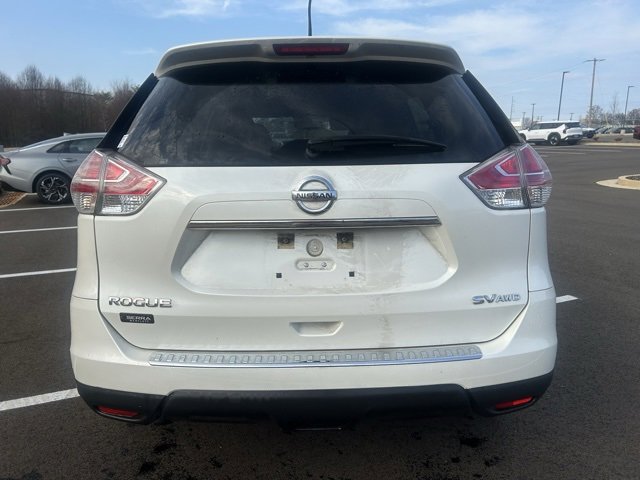 Used 2016 Nissan Rogue SV w/ SV Premium Package image 4