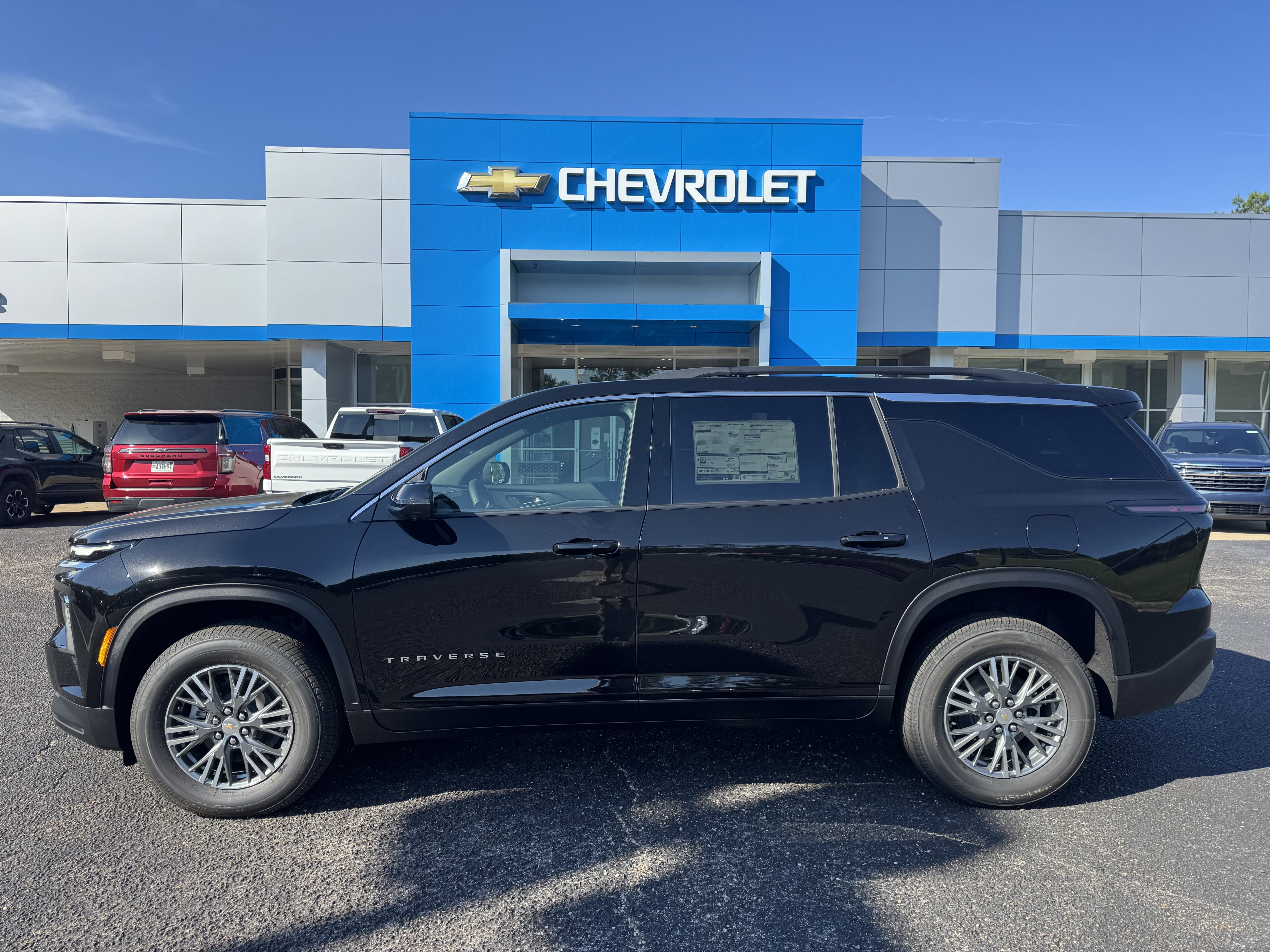 New 2026 Chevrolet Traverse LT w/ Driver Confidence Package image 1
