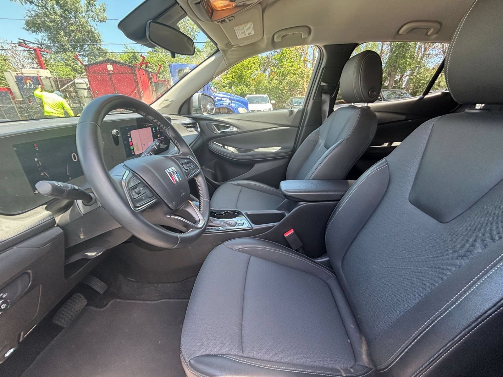 Used 2025 Buick Encore GX Preferred AWD/4WD image 23