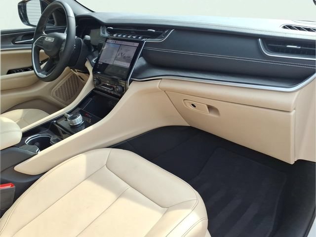Used 2023 Jeep Grand Cherokee Limited AWD/4WD image 22