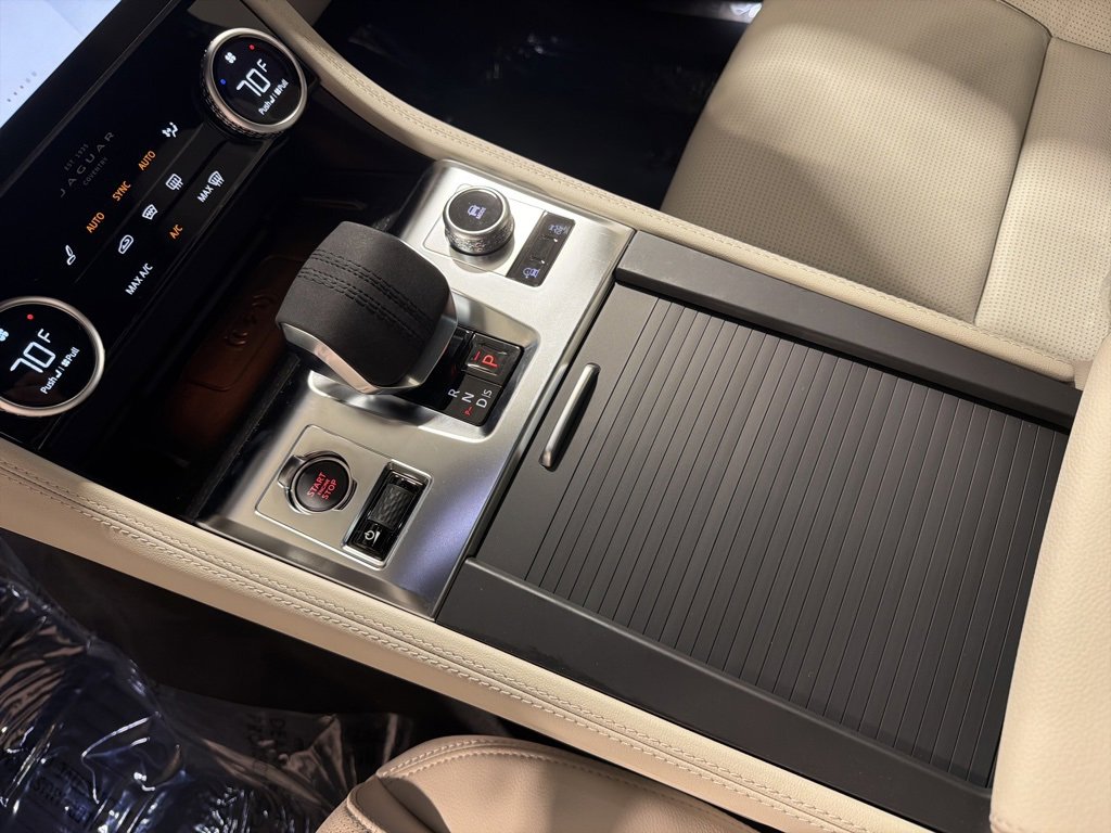 New 2026 Jaguar F-PACE R-Dynamic S image 17